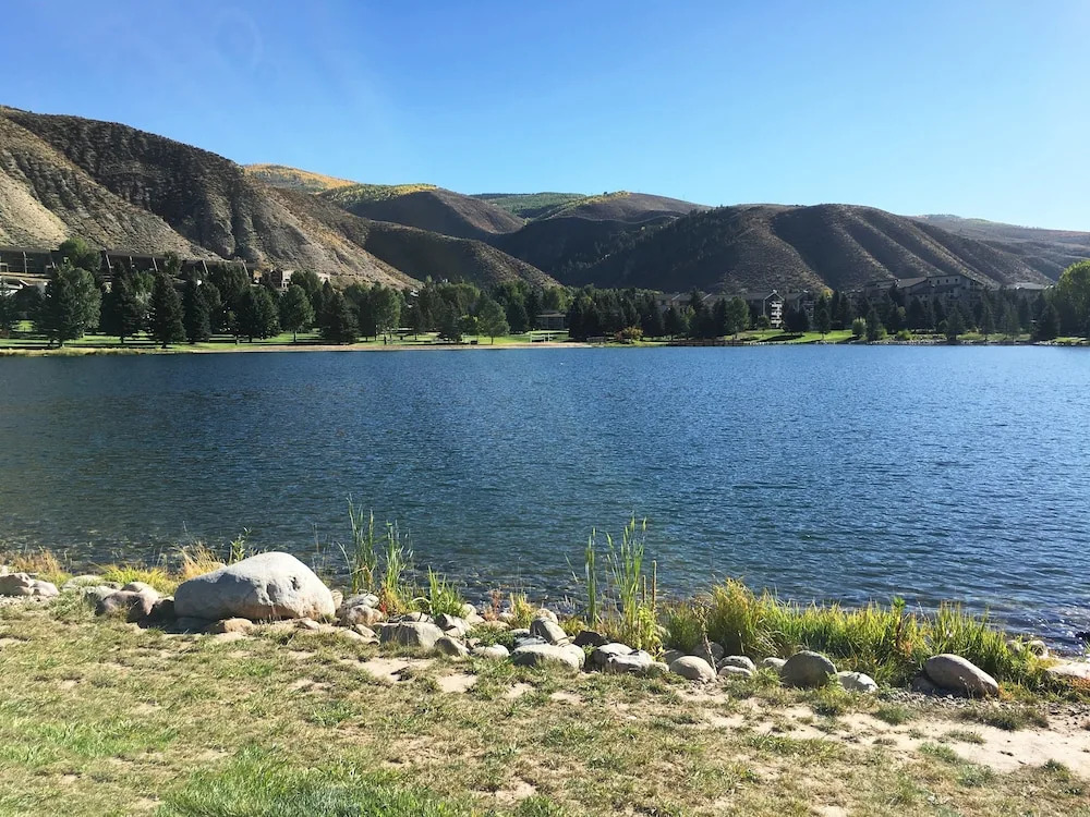 288 W Beaver Creek Blvd Condo Unit H1 - 2 Br condo by RedAwning