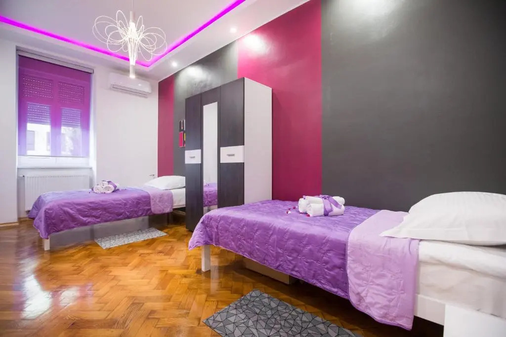 Apartment Center Four stars