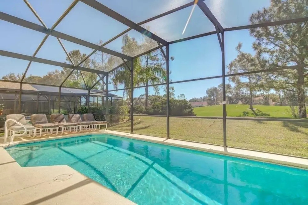 South Facing Pool & Game Room! 6 Bedroom Home by RedAwning