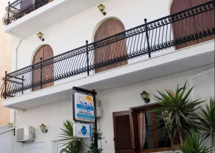 Iro Apartments