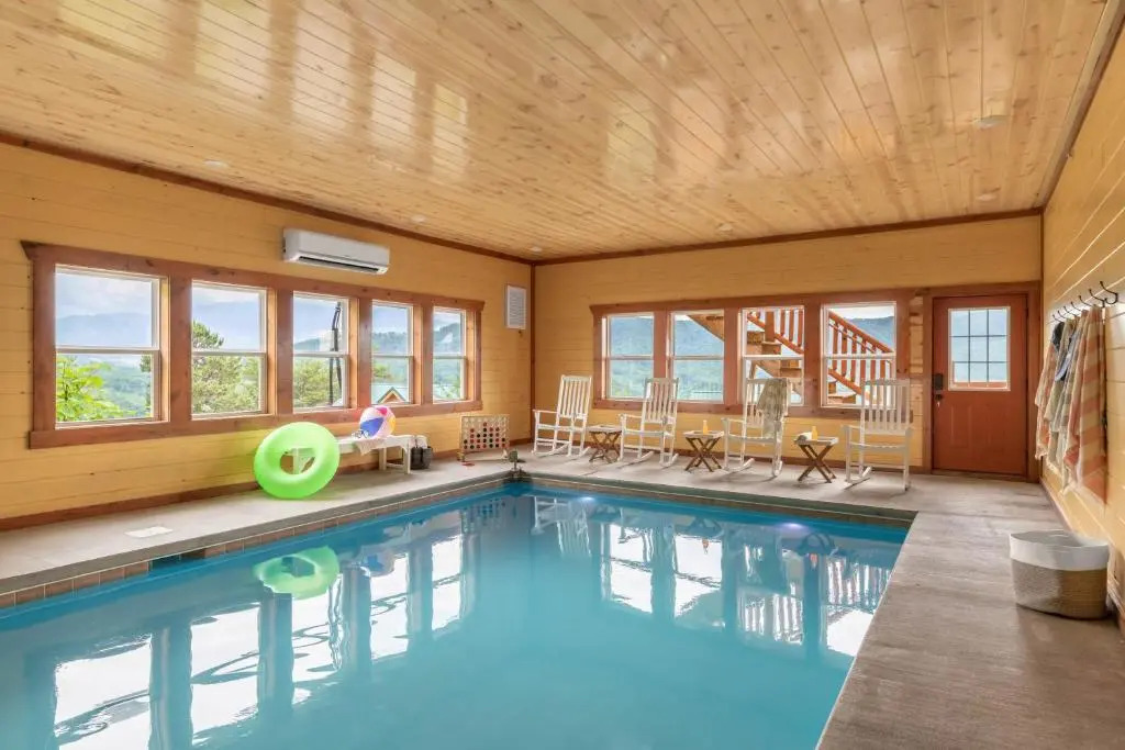 Sugarland by Avantstay Sleeps 28! Home Theatre! Two Hot Tubs! Indoor Pool! Incredible Views!