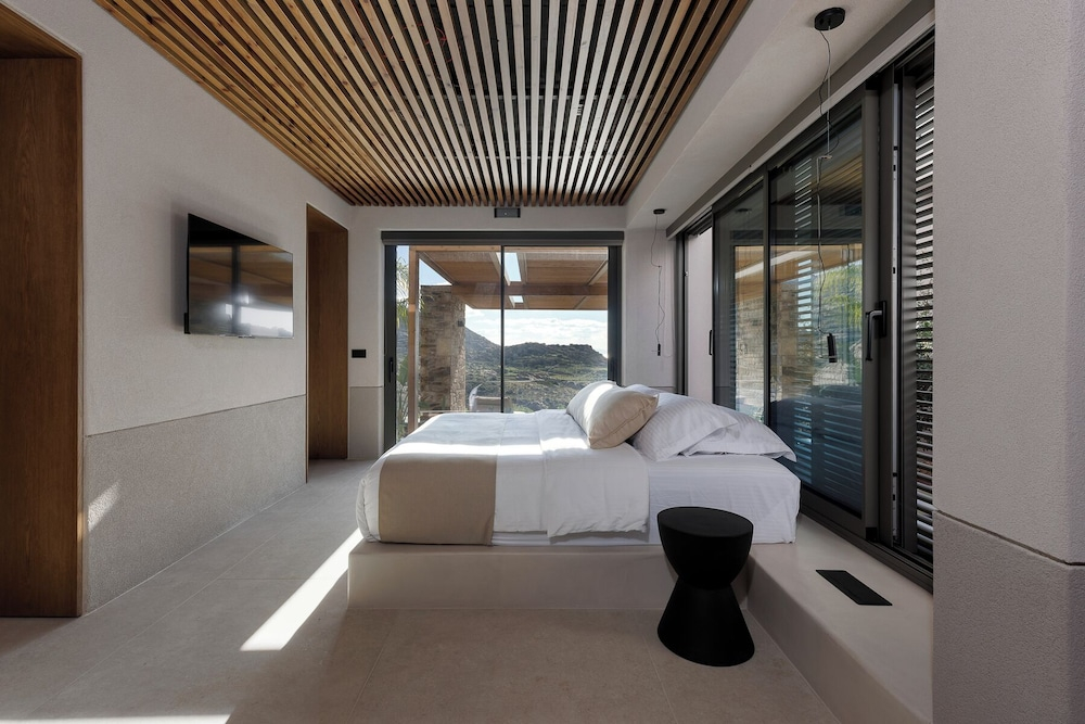 Crimson View Villa by Hide Out