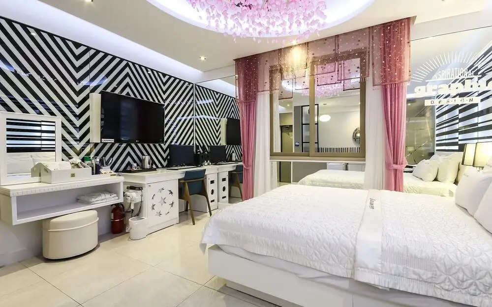 Sacheon The W Self Check-in Hotel