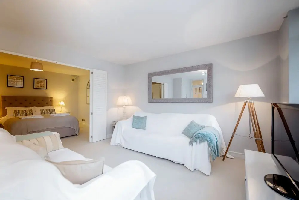 Putney Court - 1 Bed Apartment by BaseToGo
