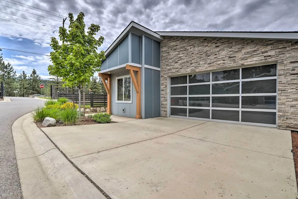 Modern Coeur D'alene Home Near Trails & River!