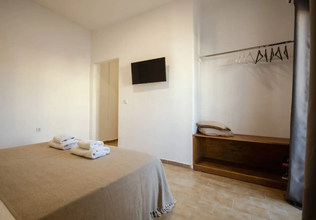 Olive Grove Beachfront Apartments & Suites