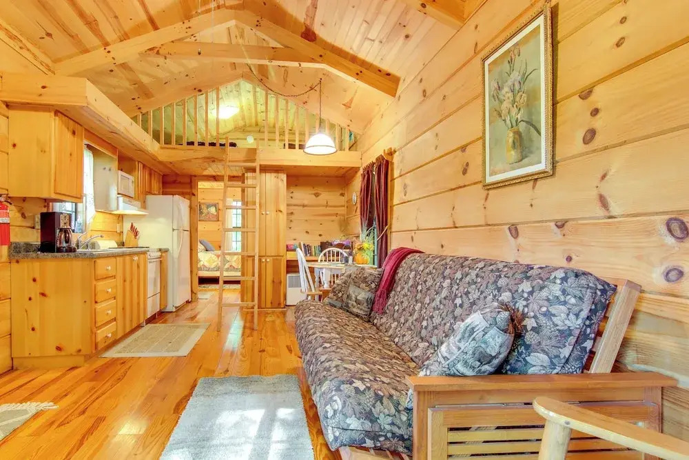 Hendersonville Creekside Cabin: Near Dupont Forest