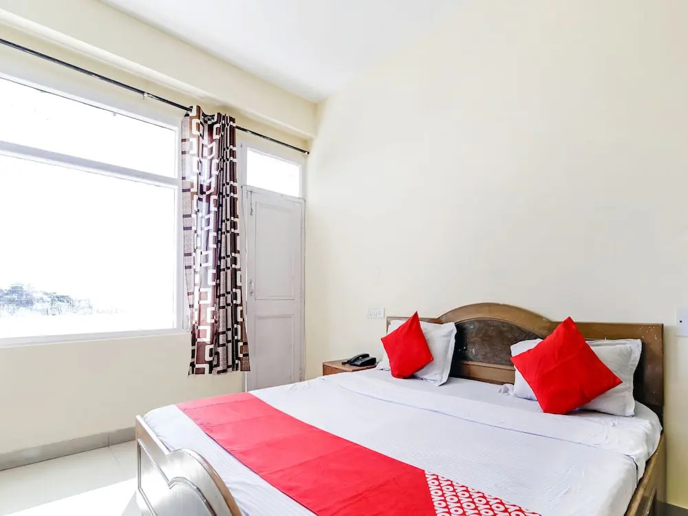 OYO 7483 Hotel Modgil
