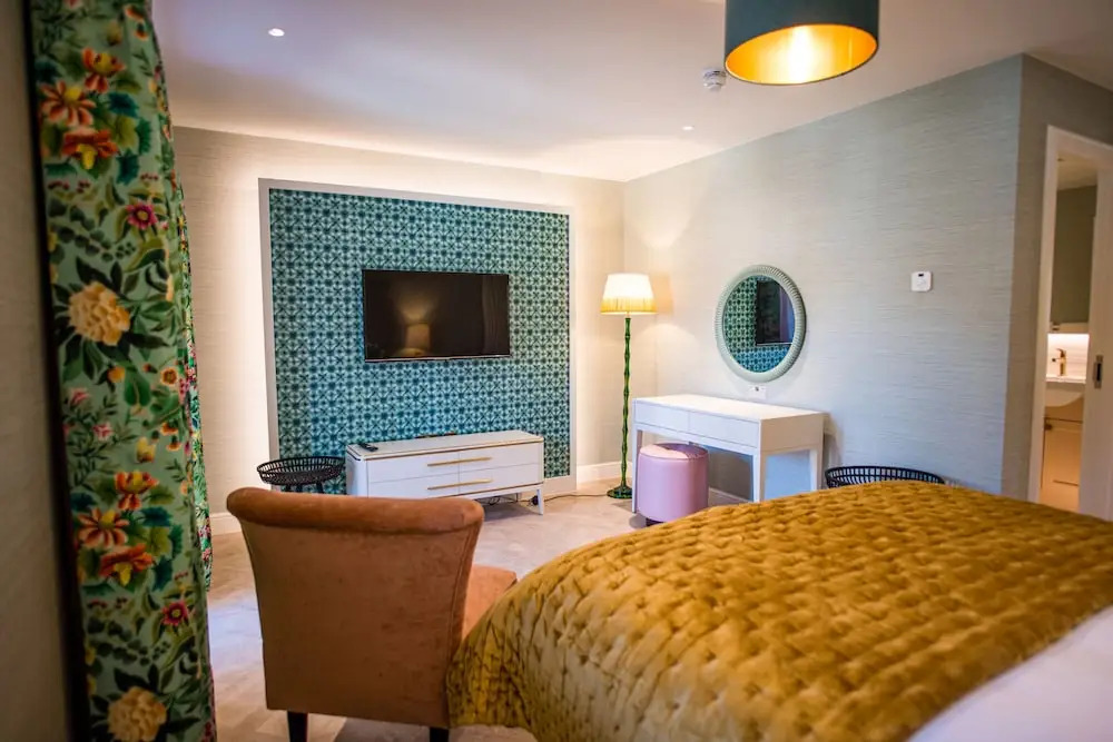 Dewars Restaurant and Rooms