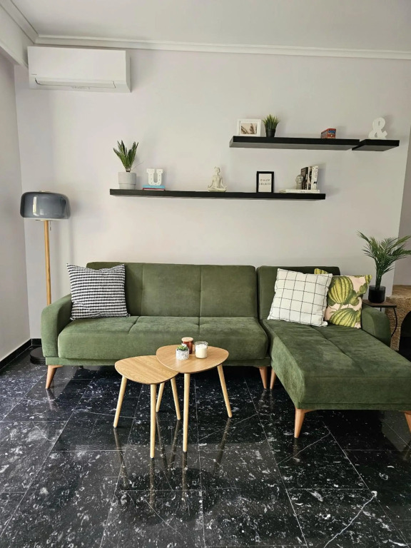 Newly Renovated Garden view apartment!!
