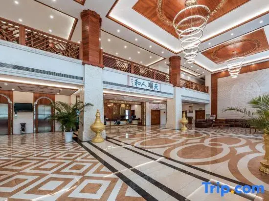 Ruili Yurui Hot Spring Garden Resort Hotel