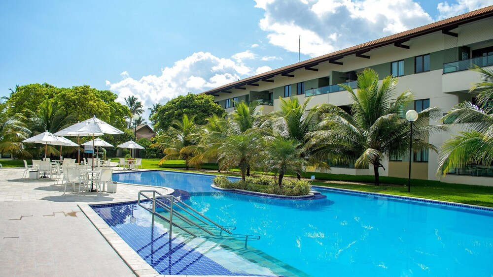 Carneiros Beach Resort