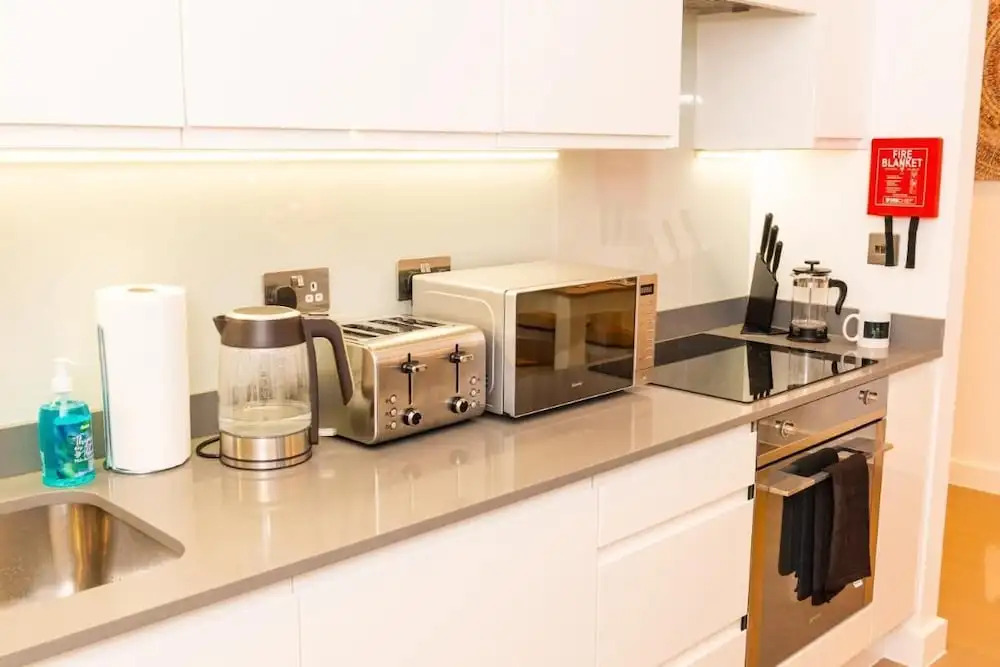 Absolute Stays on Grosvenor-luton Airport-st Albans Train Station-harry Potter
