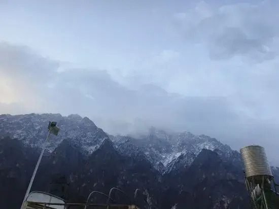 Tiger Leaping Gorge Pillow Landscape Homestay