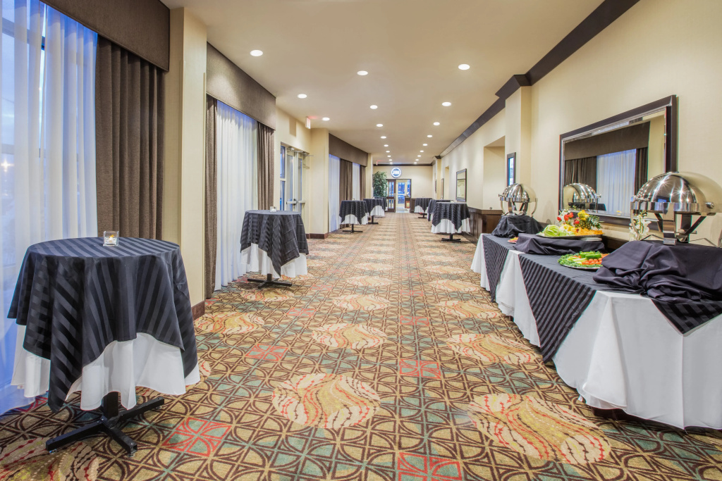 Crowne Plaza Anchorage-Midtown by IHG