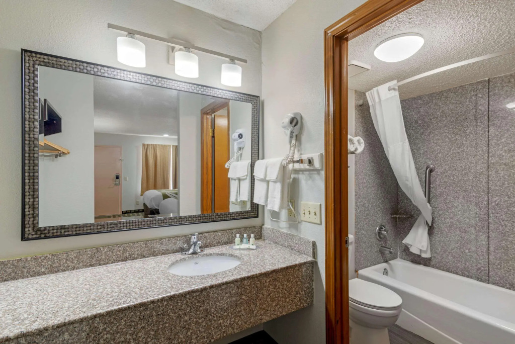 Quality Inn Acworth North