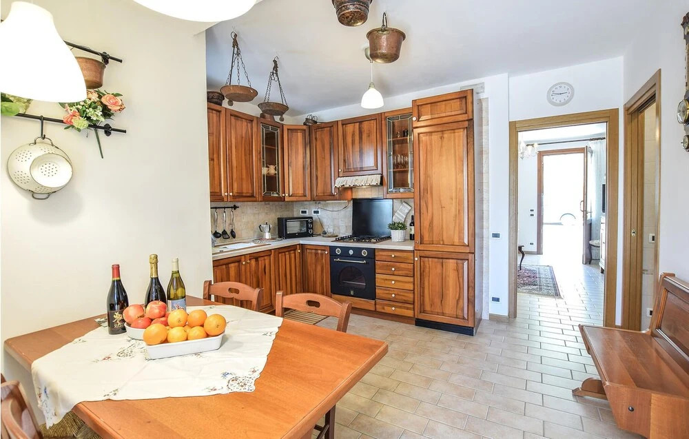 2 Bedroom Gorgeous Home In Montemerlo