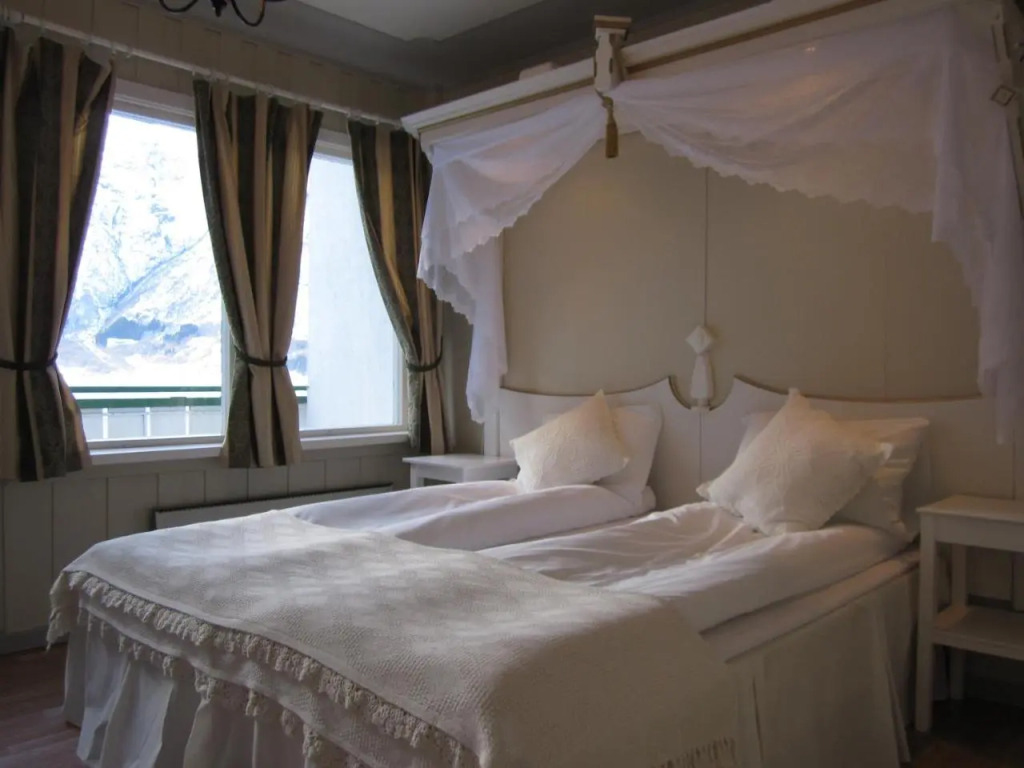 Hjelle Hotel