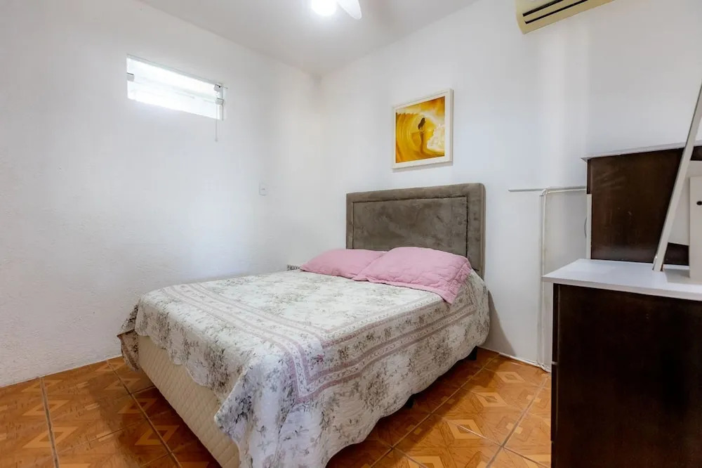 Casa com Churrasqueira e Rede a 210m da Praia