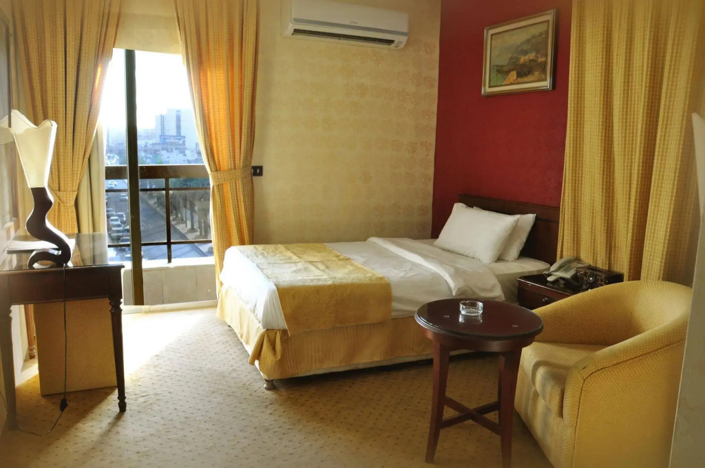 Al Higgi Hotel