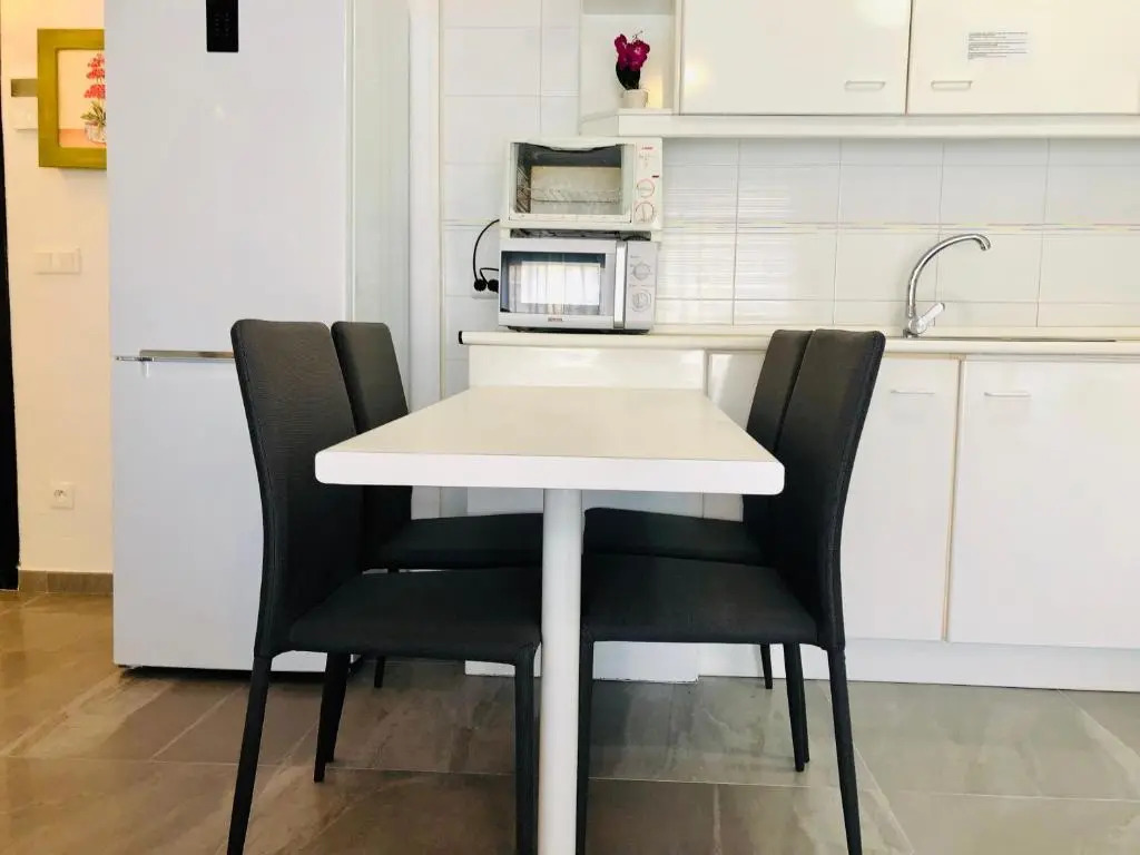 ROC MAR 6 1B - Apartamento cerca del centro y de la playa - terraza con pequeñas vistas al puerto