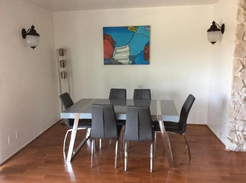 4 bedroom and 3 bath home close to universal studio and Hollywood