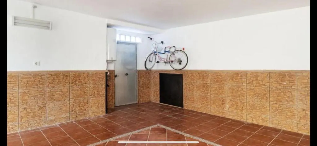 Lavish Villa in Puerto de Santa Maria With Swimming Pool