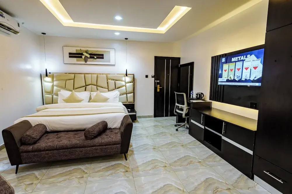 Roston Hotels