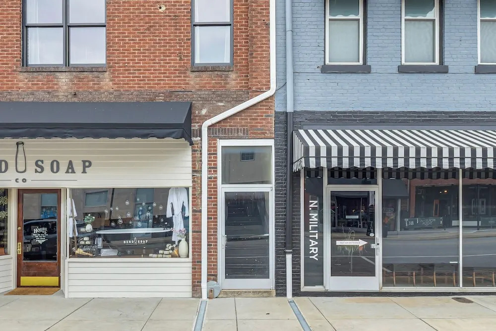 On Dtwn Square! Chic Lawrenceburg Condo w/ Balcony