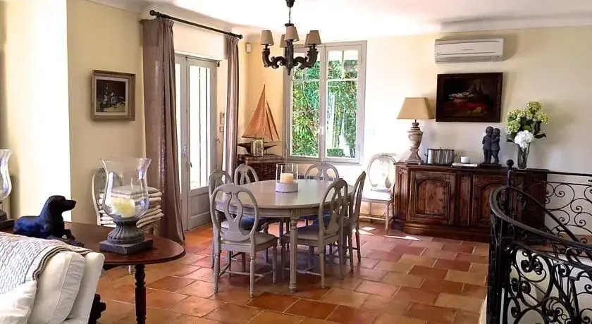 Villa Bougainvillea