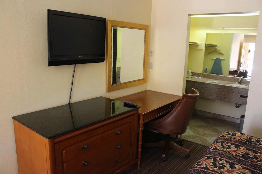 Travelers Inn