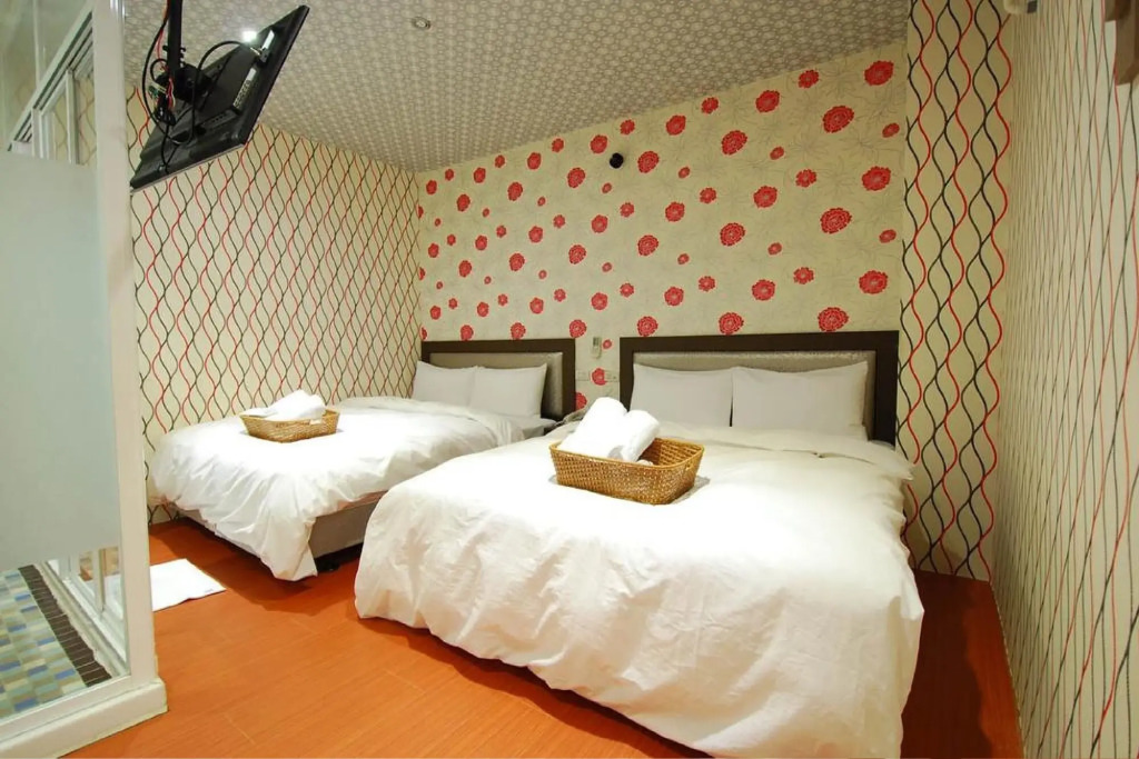 Happiness Inn