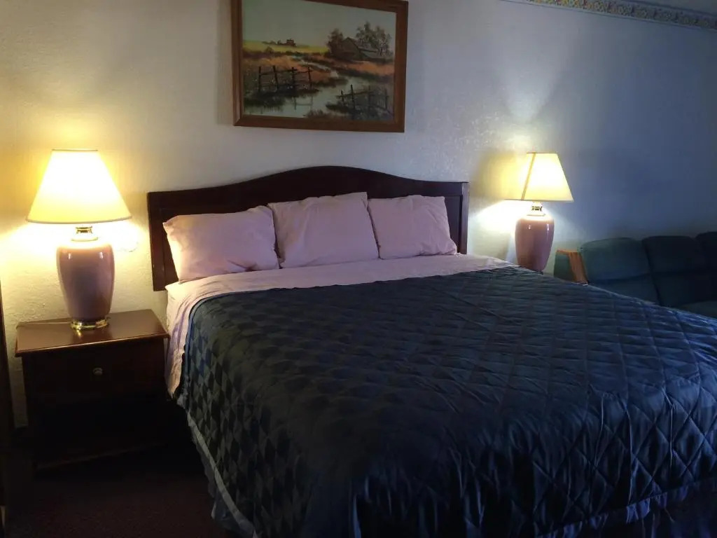 Crystal Palace Inn Brownfield