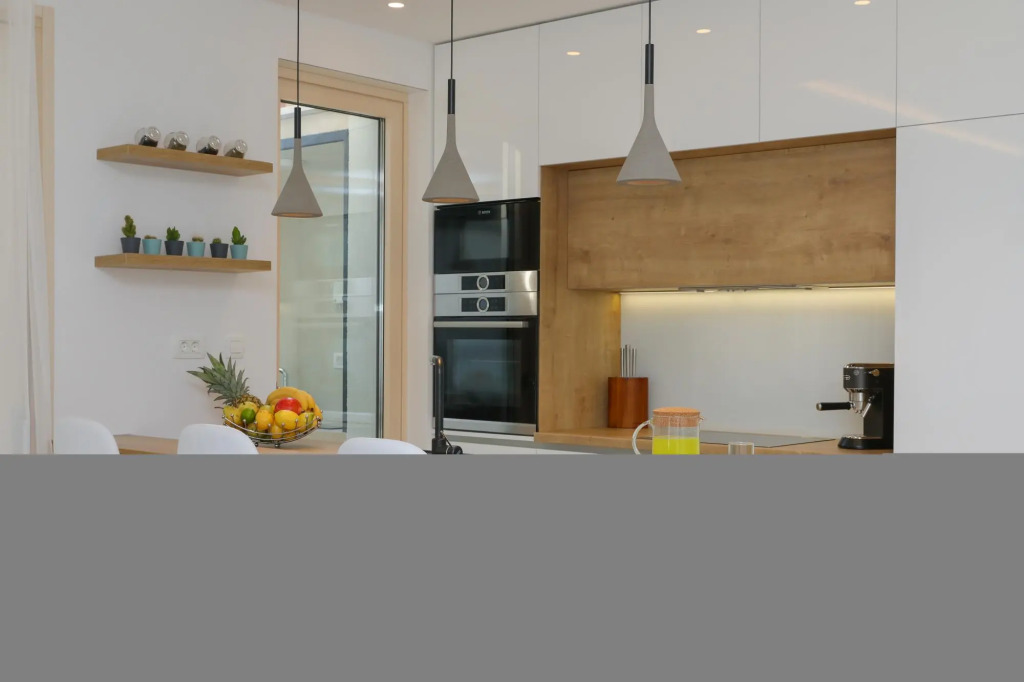 Bondi in Supetar with 4 bedrooms and 4 bathrooms