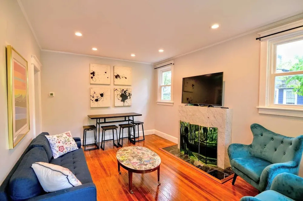 16 Cleveland Ave 2 Bedroom Home