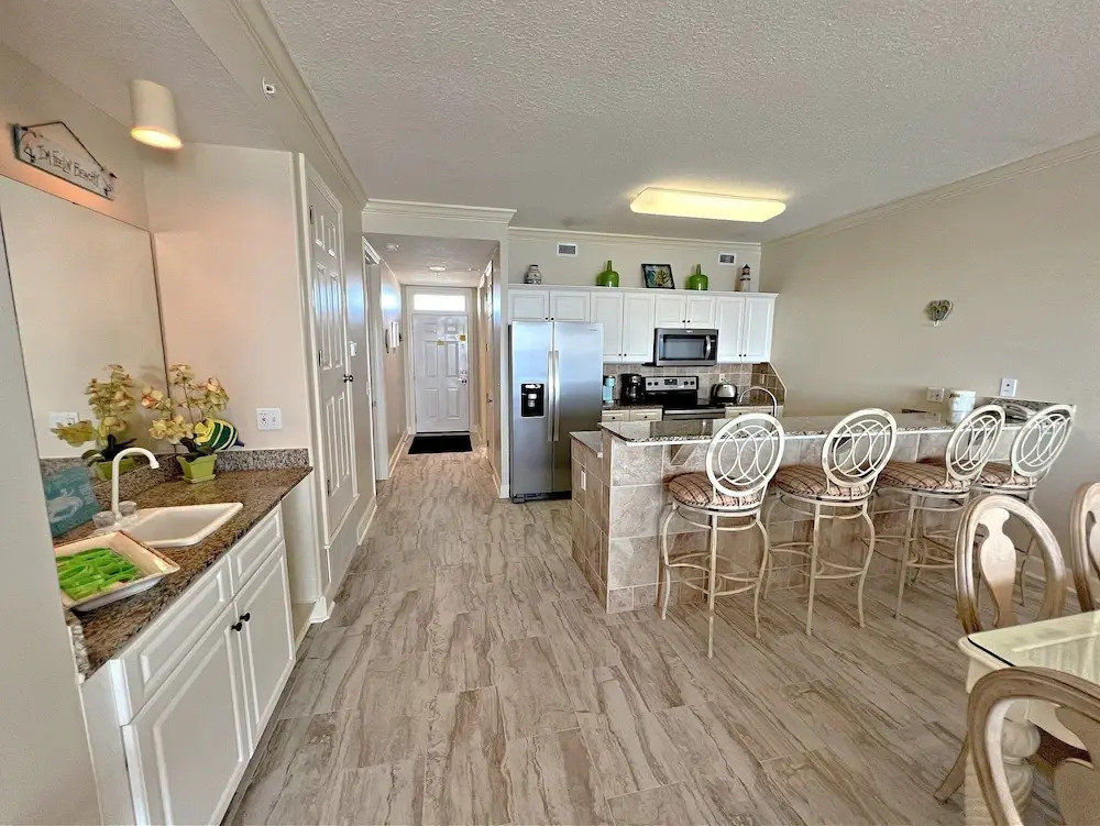 Regency Isle 703