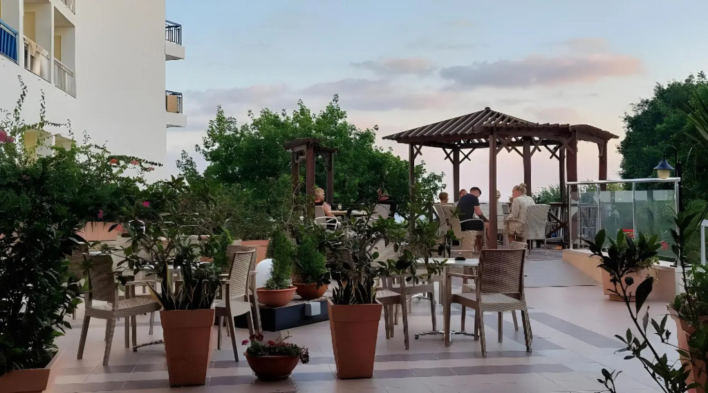 Marina Hotel