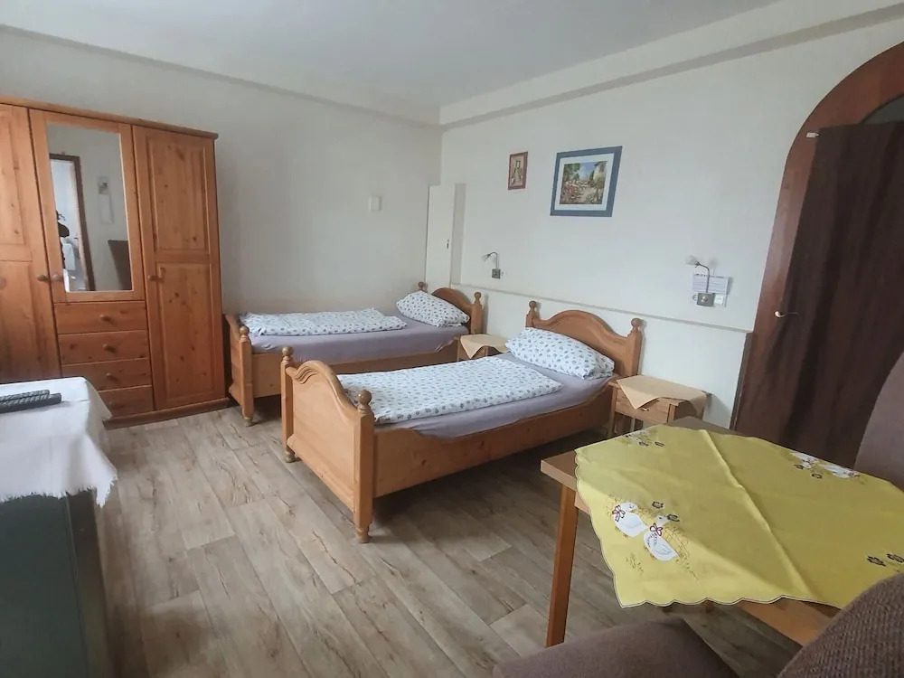 Schone Ferienwohnung mit Terrasse in Homberg