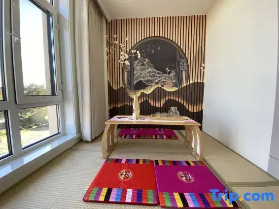 Houlai Boutique Hotel (Changbaishan Railway Station)