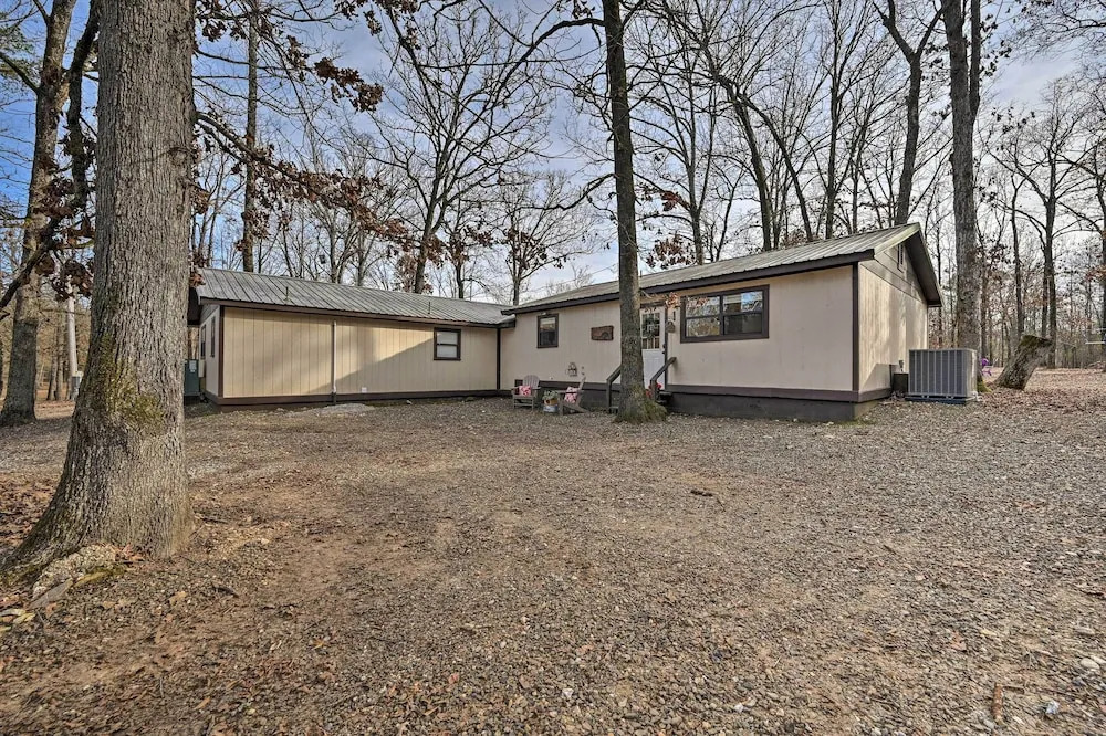 'hidden Oaks' Broken Bow Vacation Rental, Pets OK!