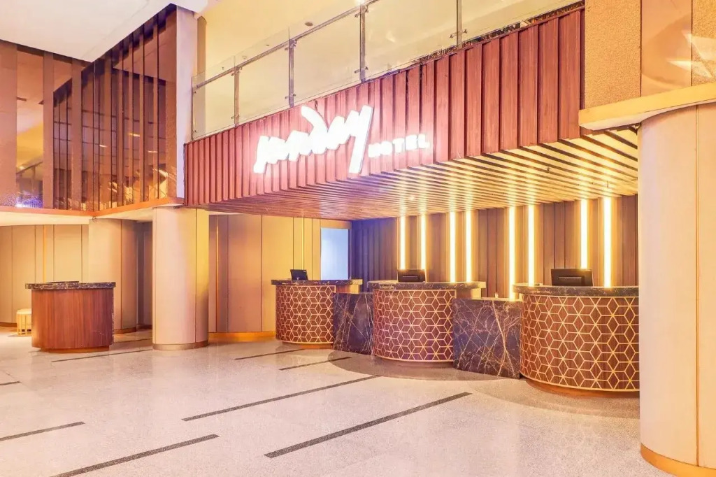 Sunday Hotel Arshika Sunset Road