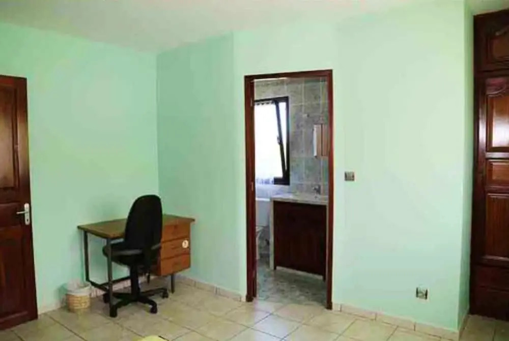 Apartment With 3 Bedrooms in Petite Île, With Wonderful sea View, Enclosed Garden and Wifi Near the Beach