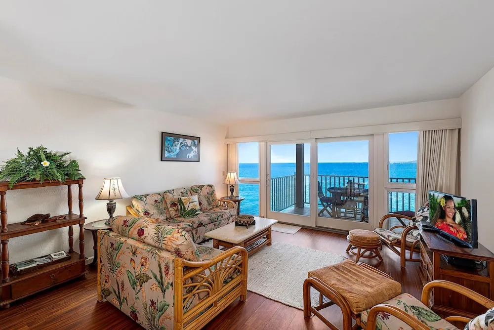 Sea Village 4-205