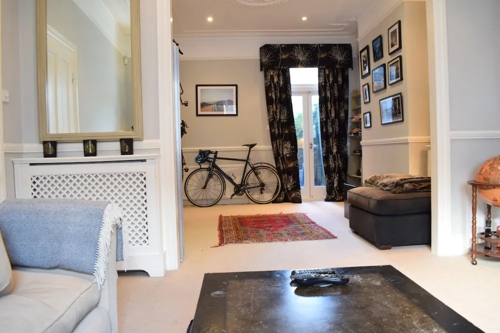 2 Bedroom House in Clapham Common