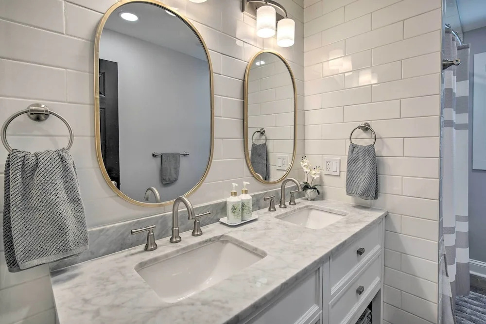 Modern Middletown Retreat, Minutes to Downtown!