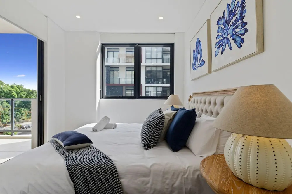 HomeHotel-Waterside Luxury & New Residences