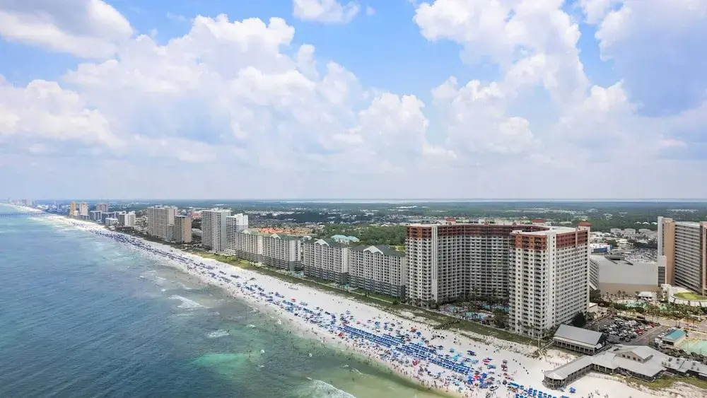 Beachfront Condo, Oceanview Balcony, Lagoon Pool Thomas Dr #2308 by Avantstay