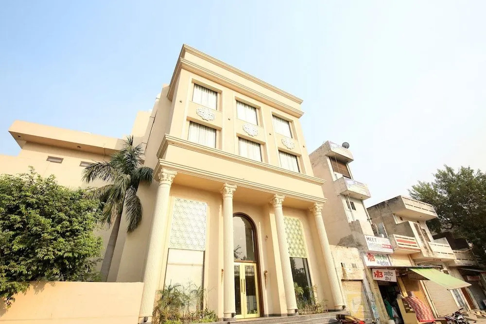 OYO 23498 Hotel Jane Royale