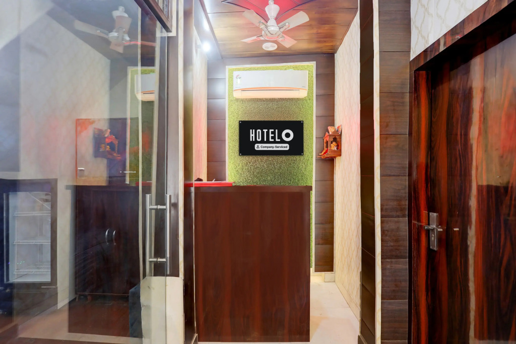 Super OYO Hotel O Sankat Mochan Gandhi Nagar