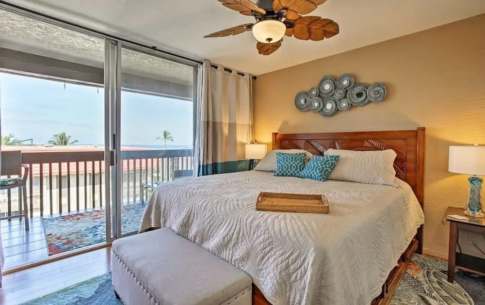 OCEAN VIEW 2 BEDROOM DOWNTOWN CONDO 2 Condo by RedAwning